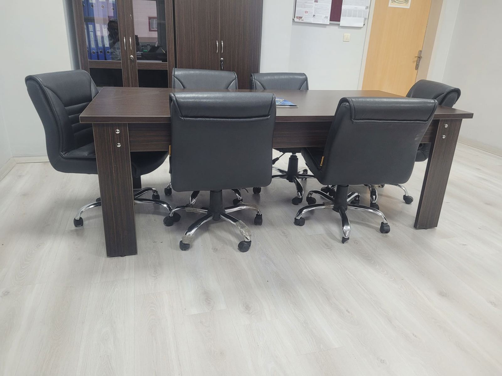 Toplantı Masası ve Sandalye